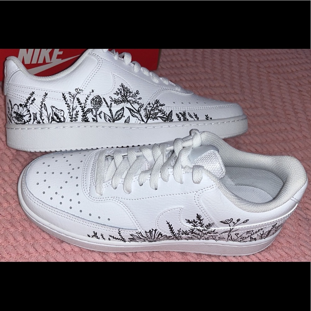 Custom hand painted dainty flower Nikes. Size 8.5!